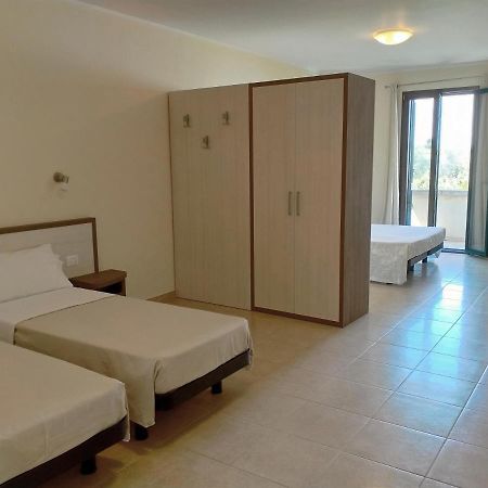 B&B Hotel Helios Uggiano La Chiesa Bagian luar foto