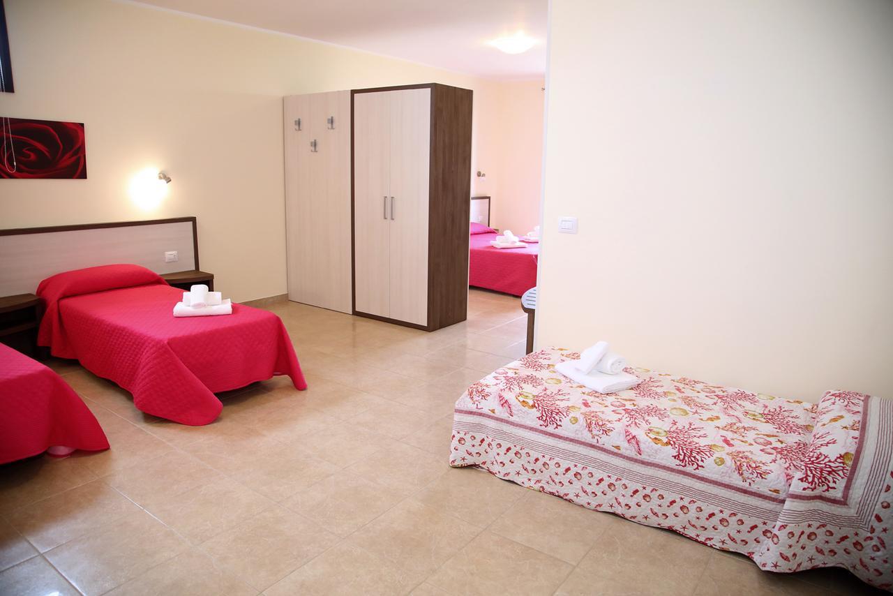 B&B Hotel Helios Uggiano La Chiesa Bagian luar foto